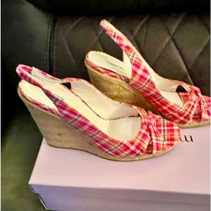 Maurices pink wedge sandals size 8